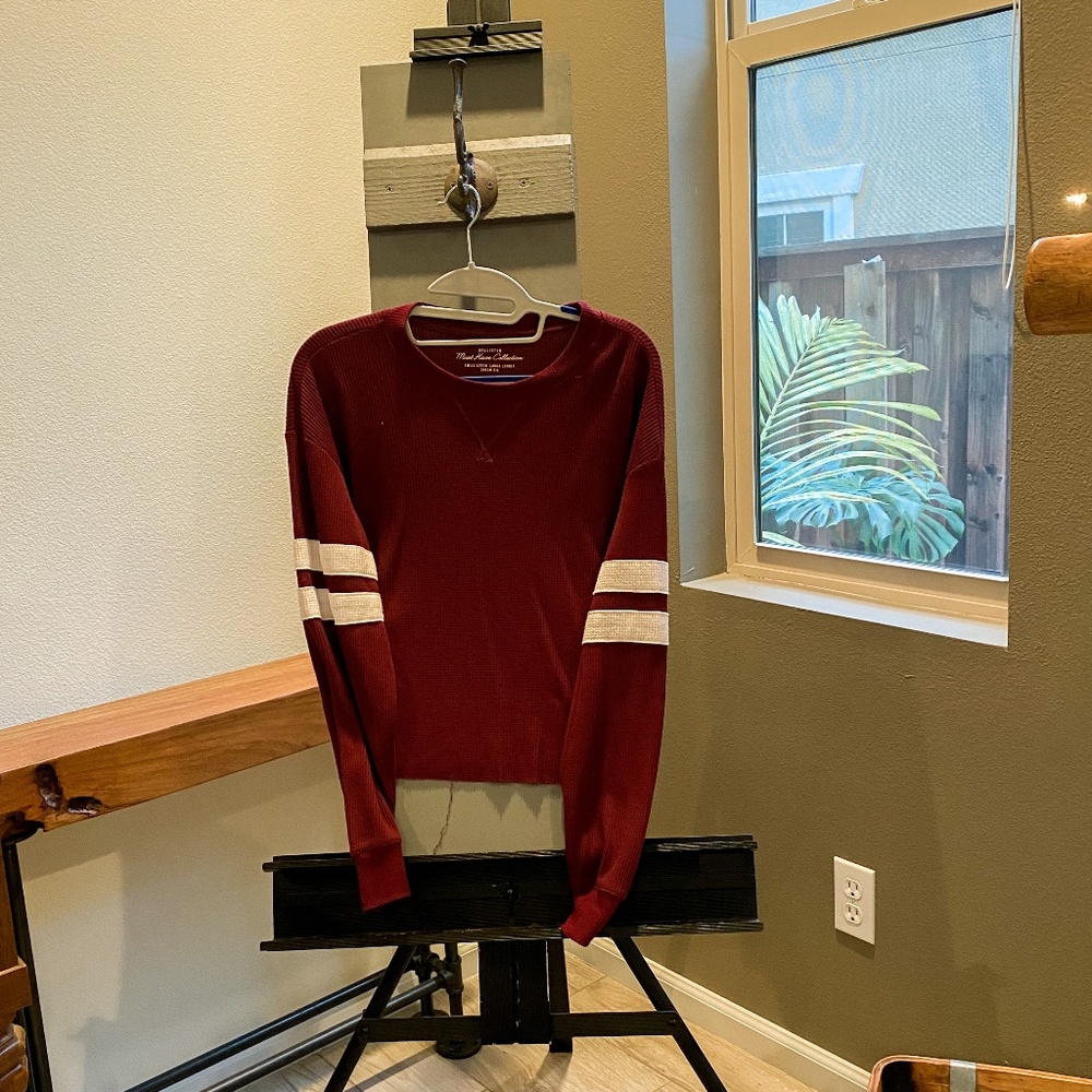 Hollister must have collection sweater